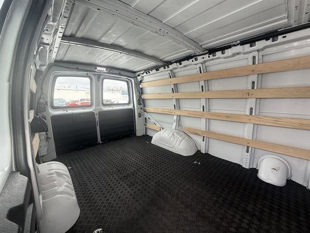 2024 Chevrolet Express Cargo 2500 WT