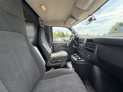 2025 Chevrolet Express Cargo WT