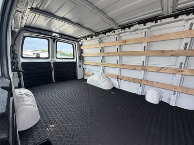 2025 Chevrolet Express Cargo WT
