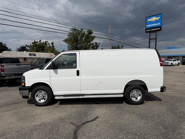 2025 Chevrolet Express Cargo WT