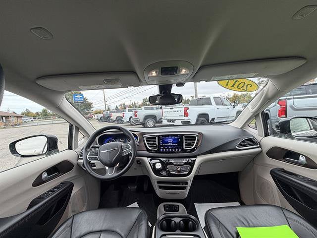 2017 Chrysler Pacifica Touring-L