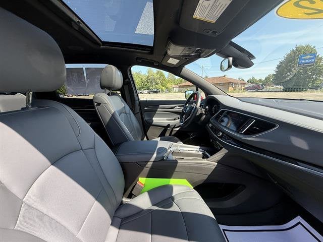 2022 Buick Enclave Essence